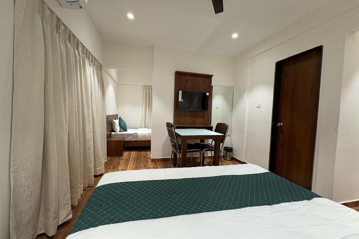 Room 11 of 42