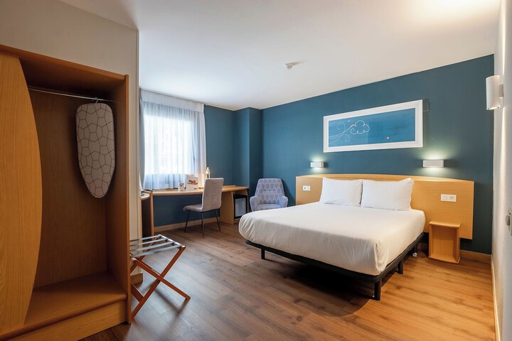 Room 20 of 107