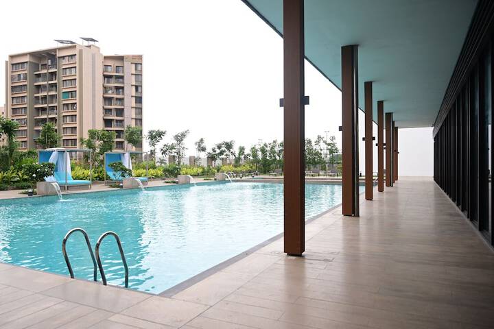 Pool 9 of 17