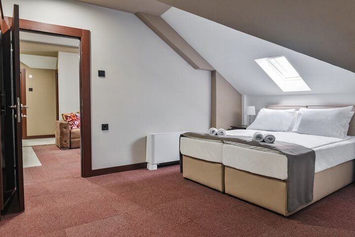 Room 10 of 55