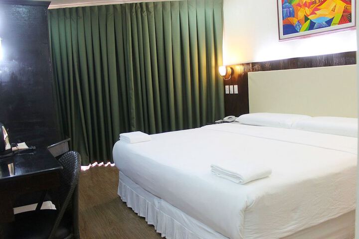 Room 12 of 65