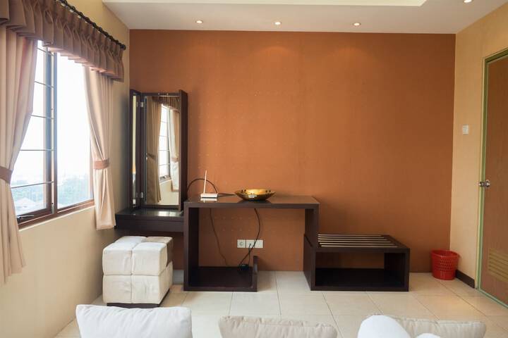 Room 20 of 80