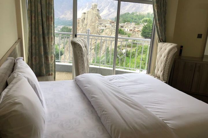 Room 12 of 13