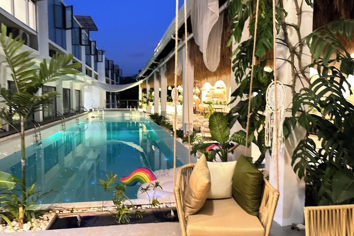 Pool 17 of 27