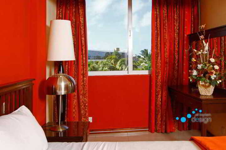 Room 4 of 10