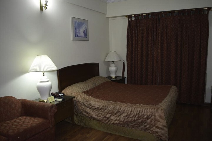 Room 10 of 45