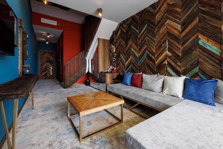 Room 23 of 55