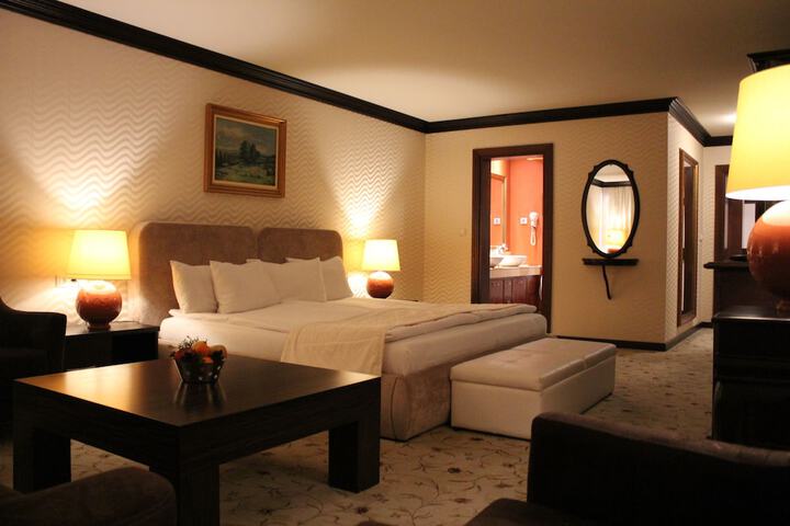 Room 11 of 85