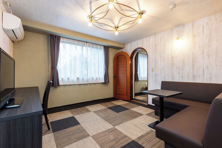 Room 15 of 43