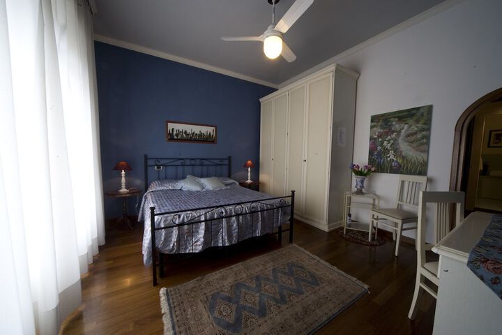 Room 5 of 27