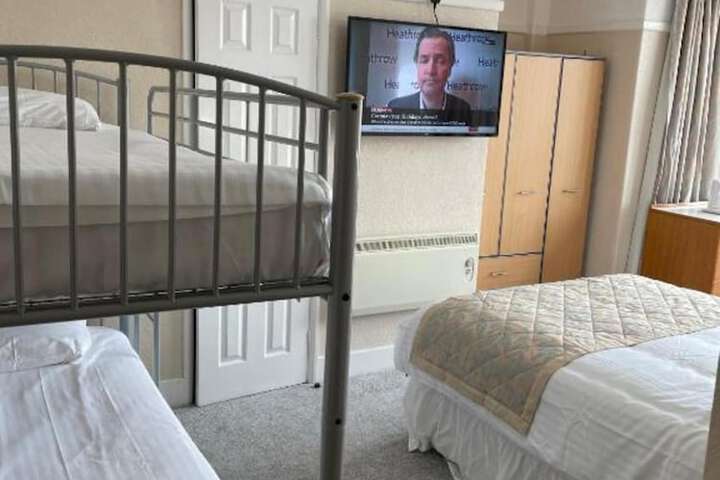 Room 8 of 28