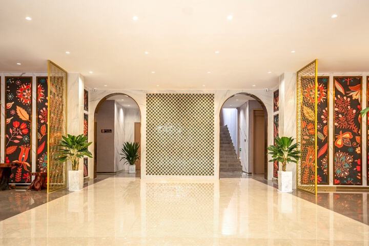 Hotel Interior 5 of 84