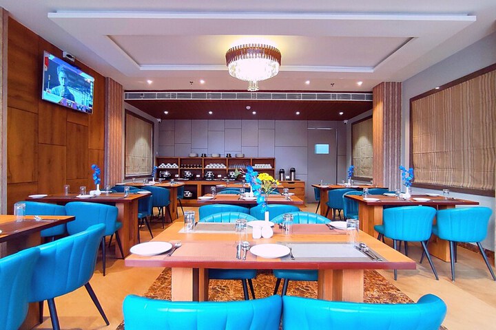 Dining 66 of 102