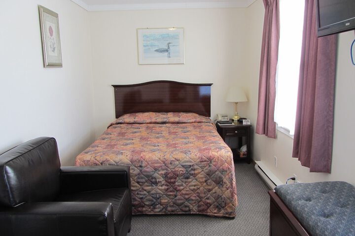 Room 5 of 33