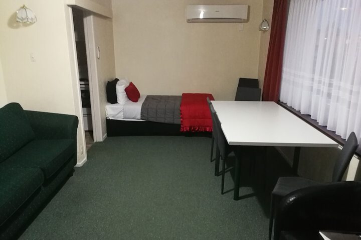 Room 50 of 100