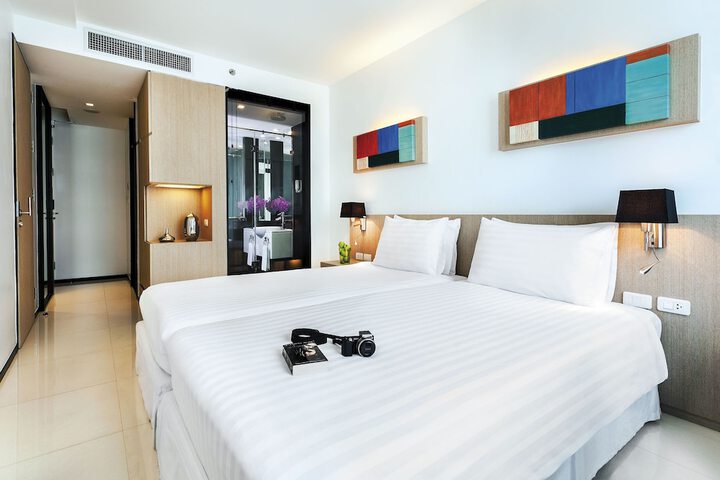 Room 15 of 106