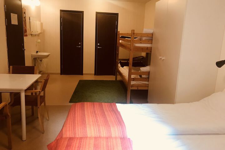 Room 11 of 84