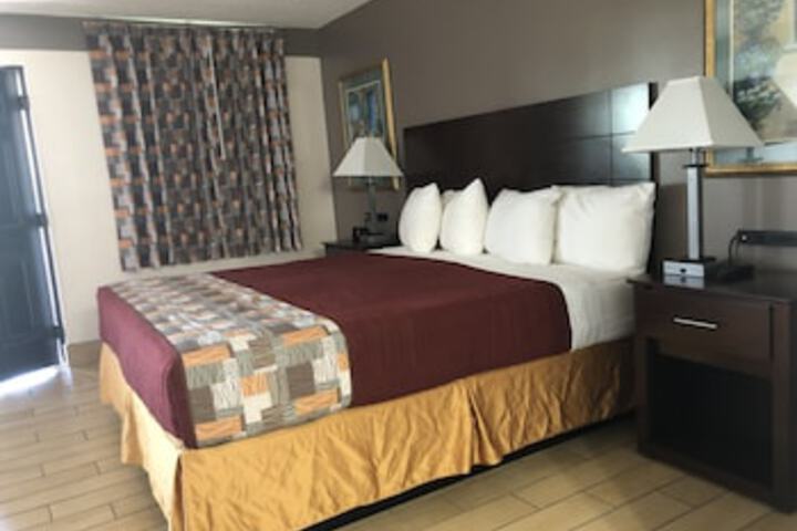 Room 22 of 114