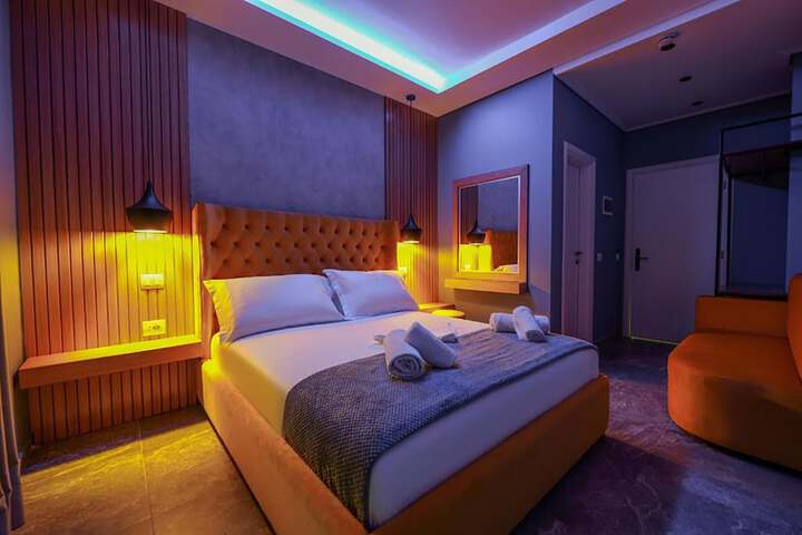 Room 32 of 133
