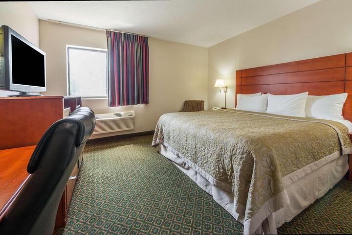 1 King Bed (13 of 13)