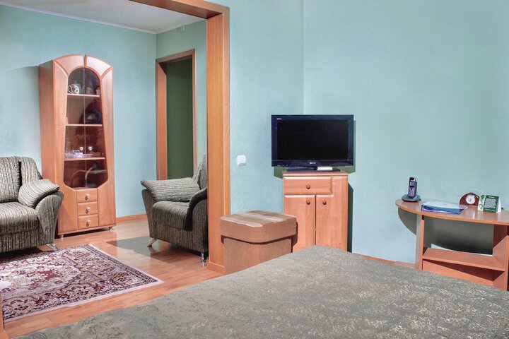 Room 15 of 37