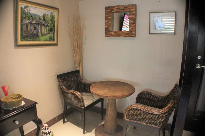 Entrance & Lobby
