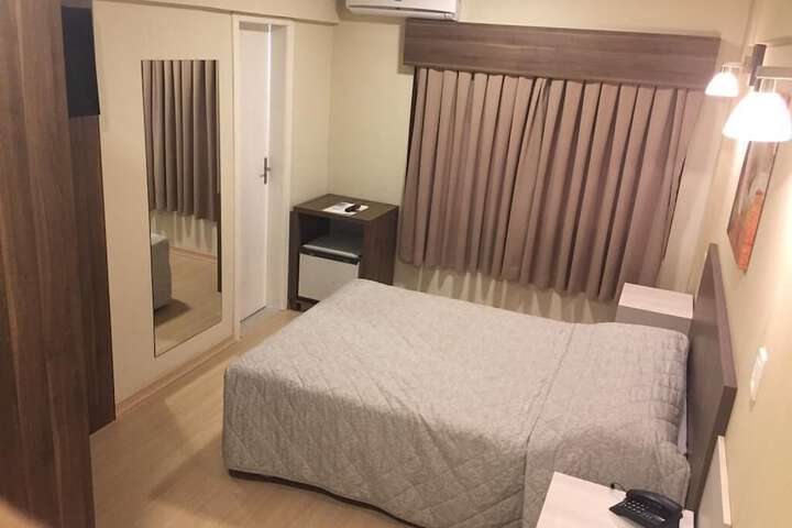 Room 12 of 38