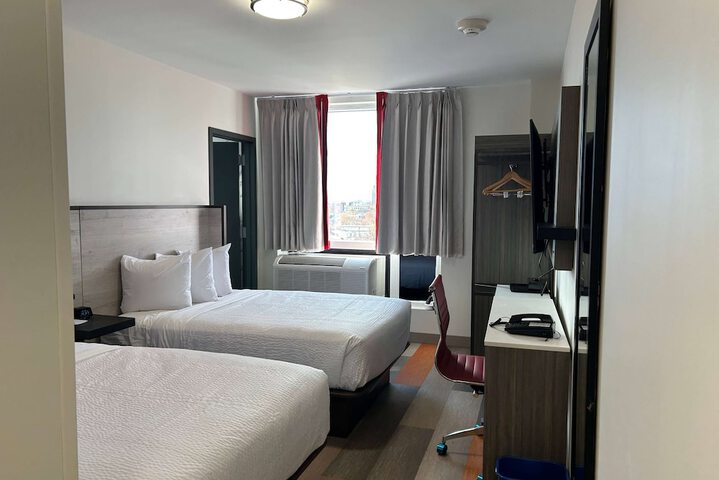 2 Double Beds (7 of 8)
