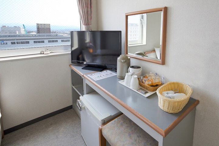 Room 6 of 34
