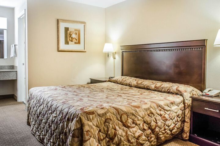 2 Double Beds (7 of 15)