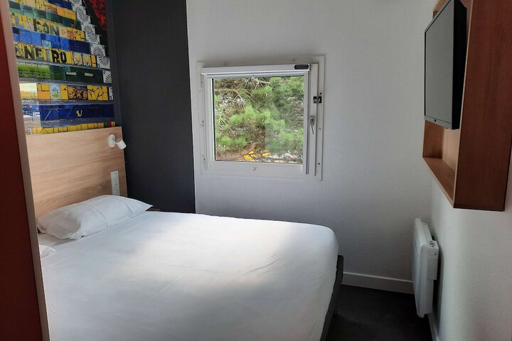 Room 19 of 44