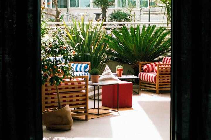 Hotel 77 of 80