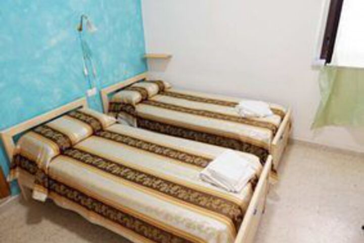 Room 7 of 23