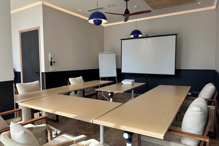 Business Center 64 of 66
