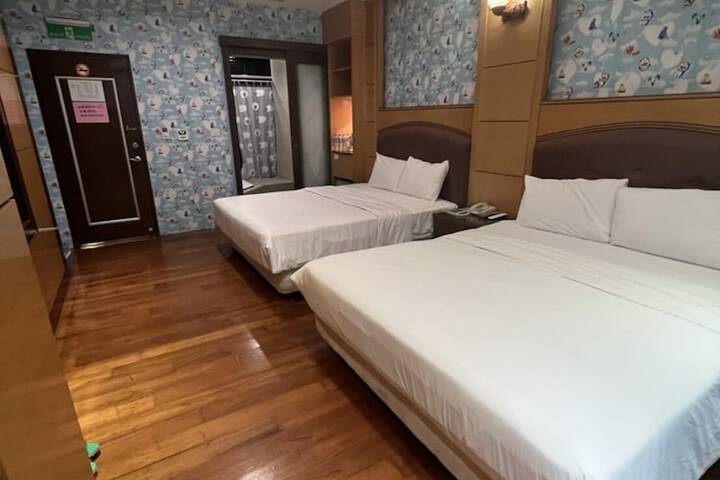 Room 34 of 79