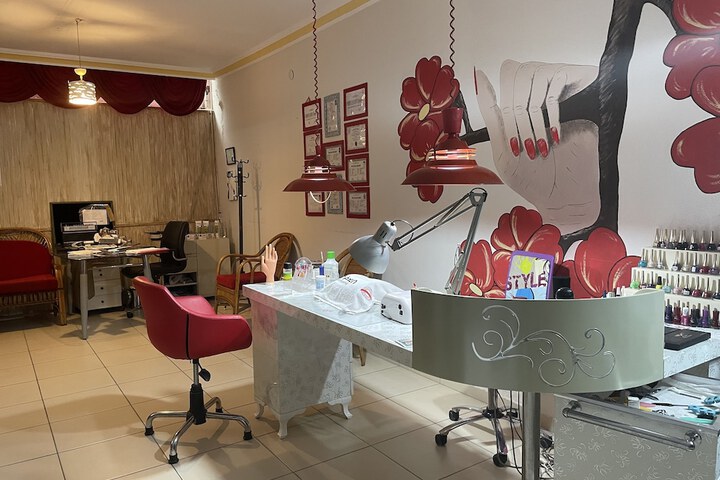 Nail salon