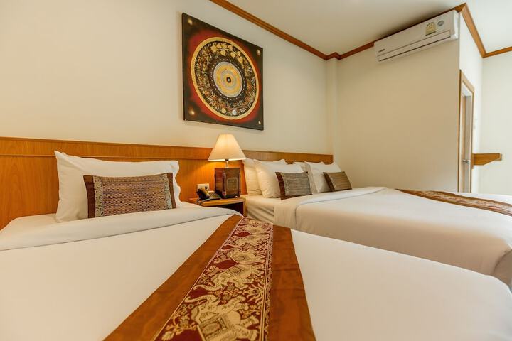 Room 6 of 53