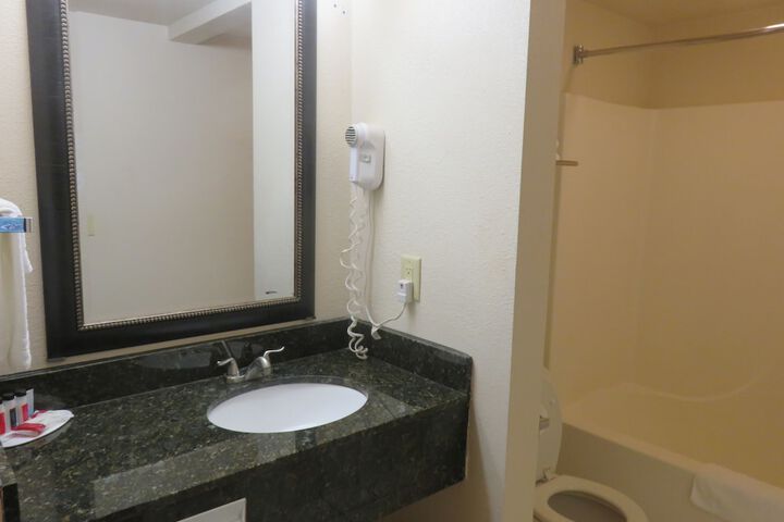 Pet Friendly 2 Queen Beds (3 of 14)