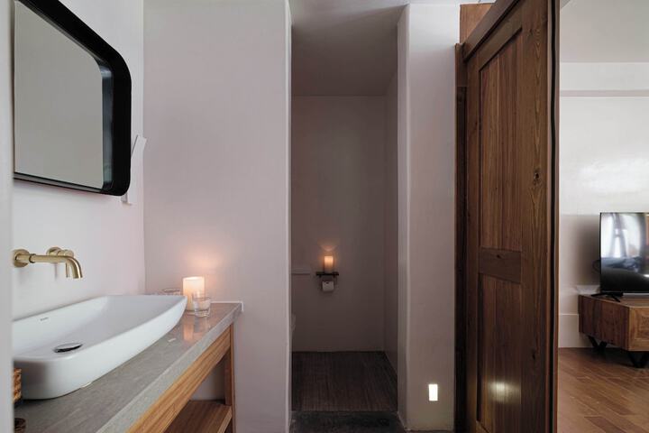 Room 43 of 67