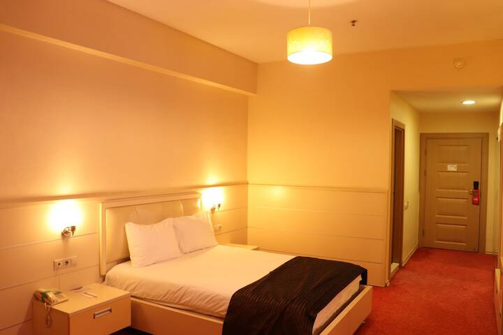 Room 6 of 24