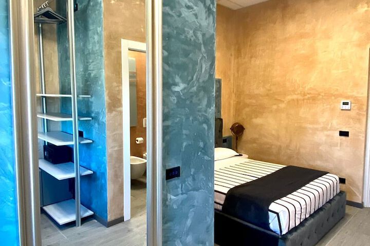 Room 10 of 52