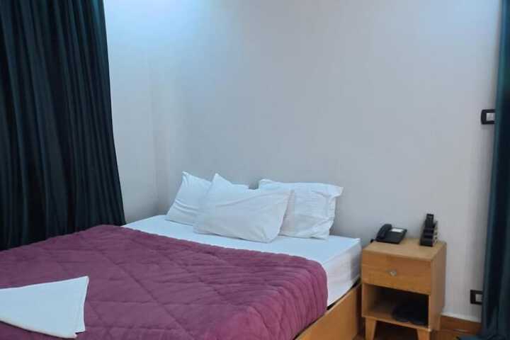 Room 16 of 31