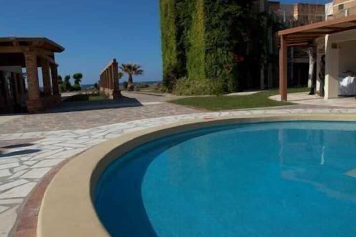 Pool 53 of 127