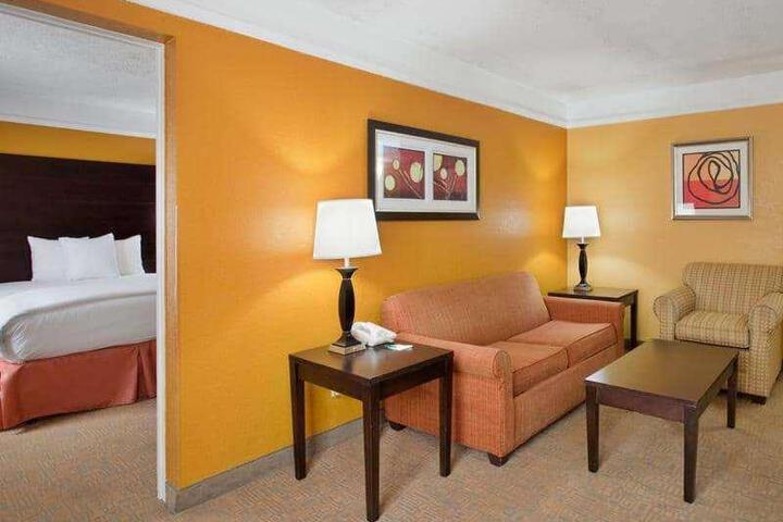 1 King Bed (9 of 15)