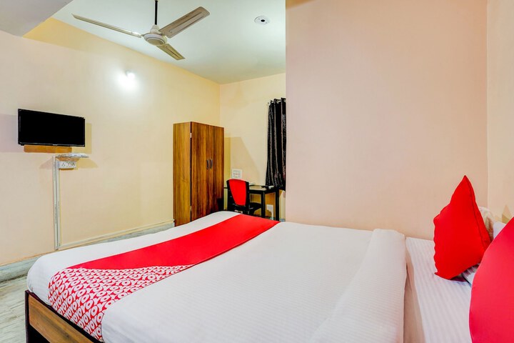 Room 25 of 29