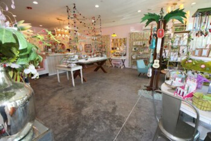 Gift Shop 133 of 225