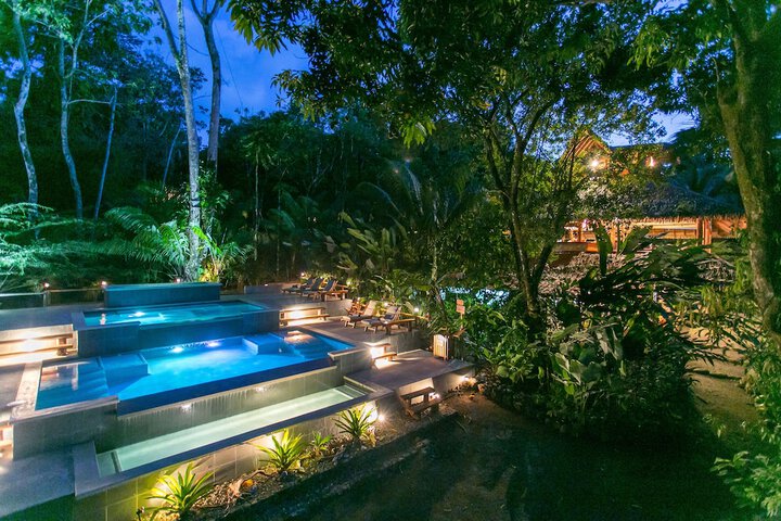 Hotel with Pool