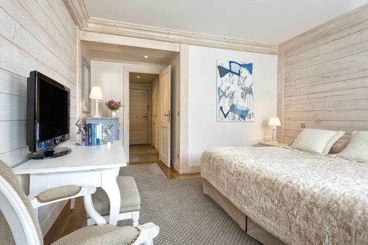 Room 16 of 118