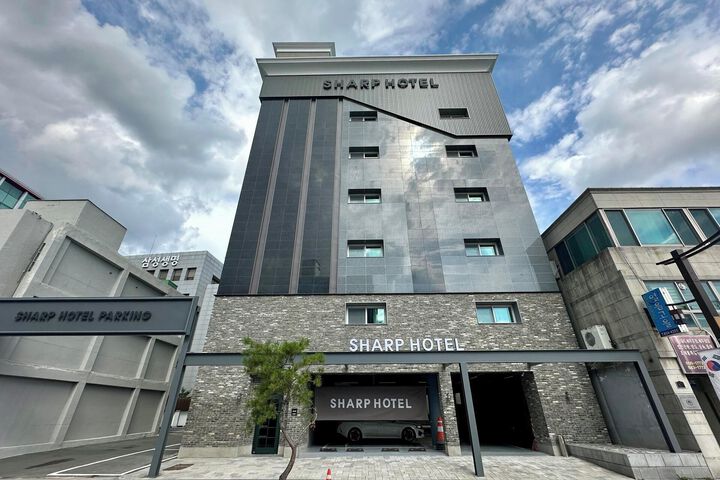 Hotel 2 of 58