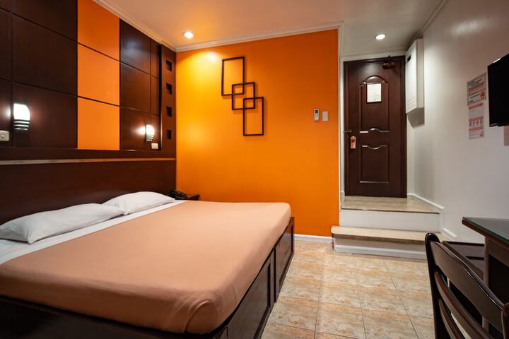 Paladin Hotel